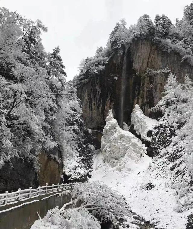 陇南，在冰瀑与雪野之间。