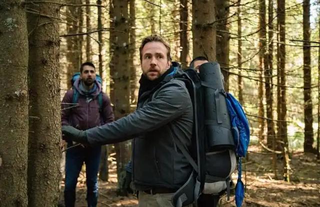 这片森林邪门得很!胆小慎入