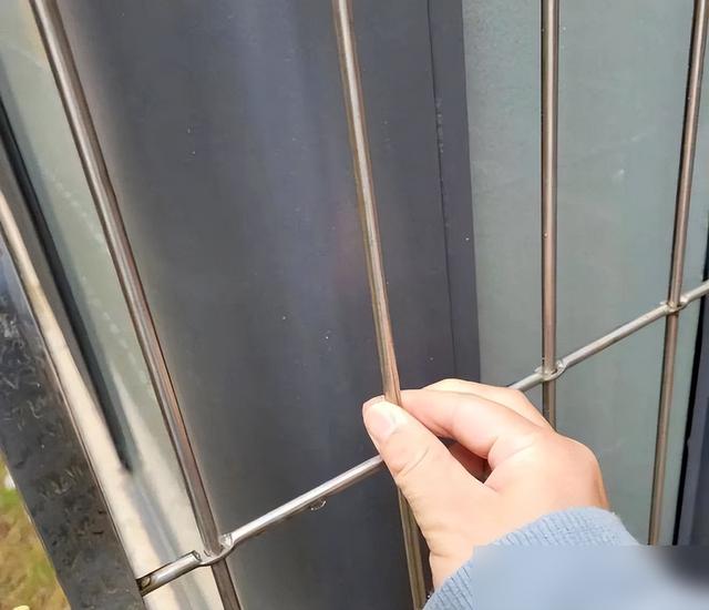 物业不让封阳台，看看这户人家的做法，直呼“绝了，开眼界了”