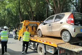 60岁以上老人，这5种电动车都能骑，上路注意4点，不罚、不扣图片