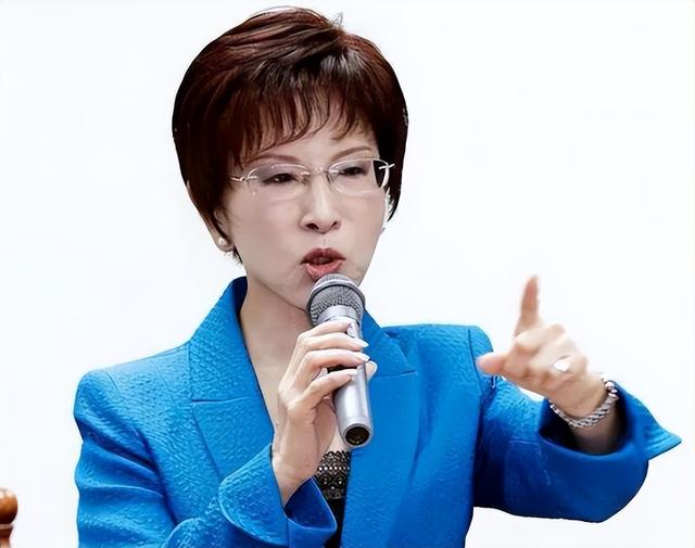 回台即抓捕？洪秀柱专机落地，国台办阐明立场，民进党只能照办！