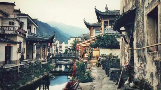 藏在宏村身后的水墨秘境:卢村,与时光对坐的千年古村!
