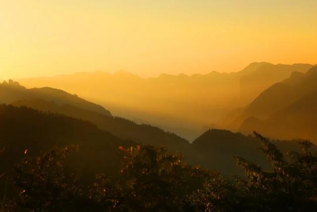 被秋景硬控的恩施还会火多久？