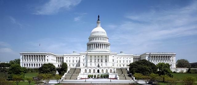 特朗普撕毁承诺	，上亿军火将抵台，中方再抛美债，美国大动脉被切