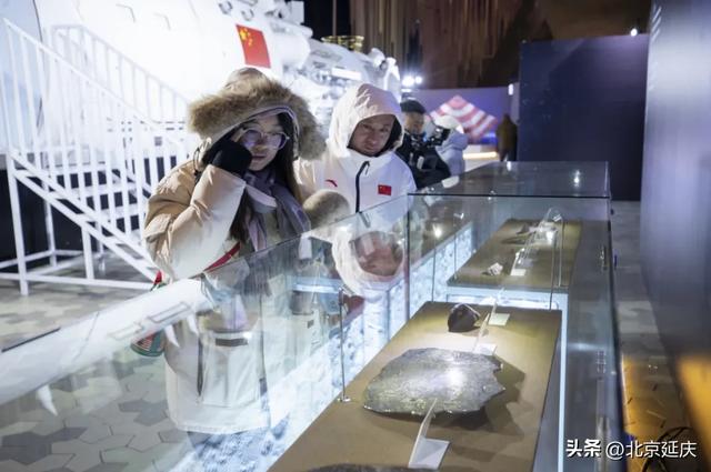 世园“天宫灯会”闪耀延庆