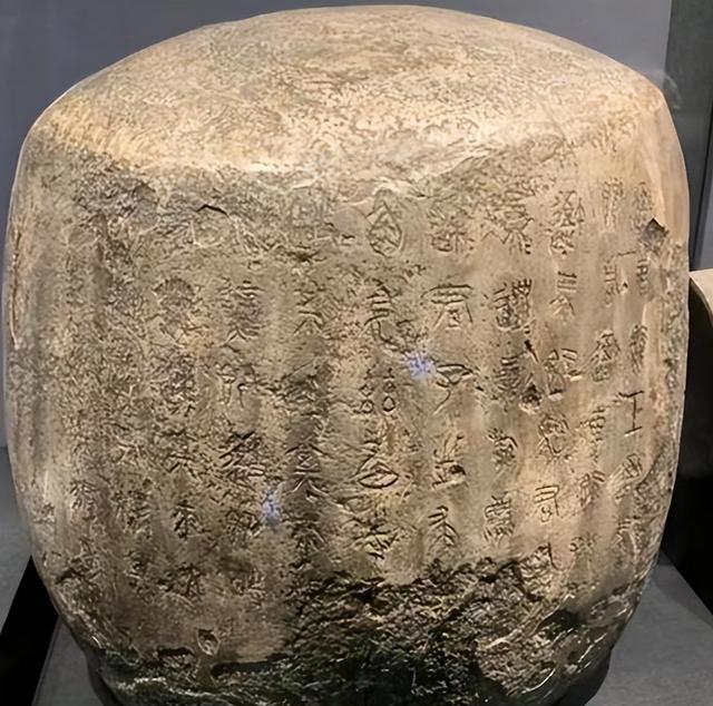 蒋介石败退台湾，因飞机超重丢下10块“石头”，竟是中华第一古物