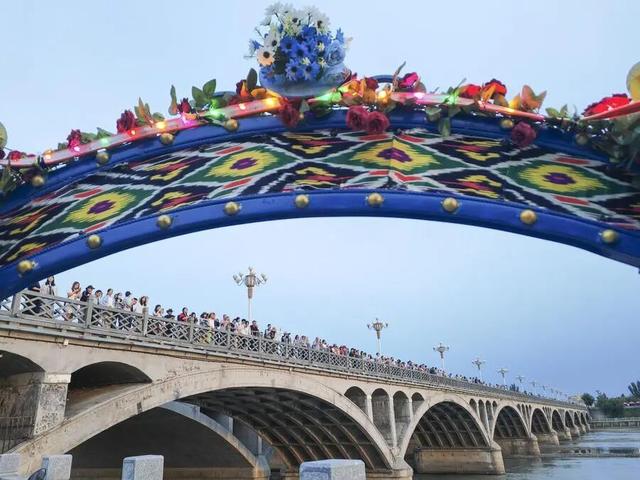热点景区环线游！新疆一地公交旅游专线5元玩全天！