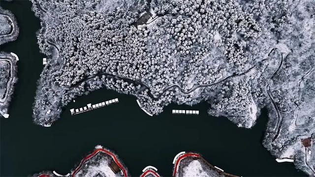 商洛2025年冬初雪