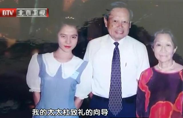 演都不演了！杨振宁去世仅4天，恶心的一幕出现，结局大快人心