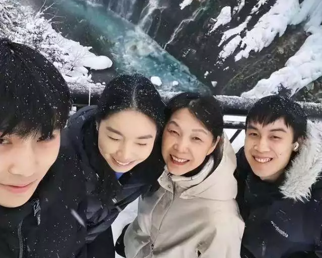 直到看清宗庆后去世后儿女如今的处境，才明白杨少华有多“精明”