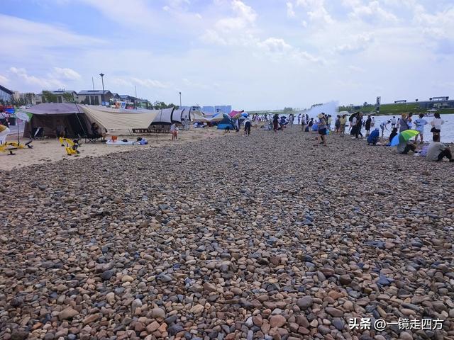 踩粉沙踏清溪，长春肆季南河尽享夏日清凉