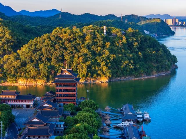 桂花香里漫步杭州：这5条治愈系路线，都是从一缕桂花香开始的！