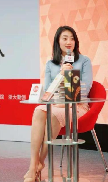 遗产风波沸沸扬扬，“一声不吭”的宗馥莉，终于不再顾忌所谓体面