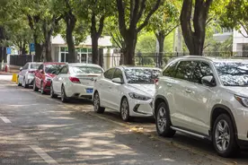 截至今年6月底 全国机动车达4.6亿辆 驾驶人达5.5亿人图片