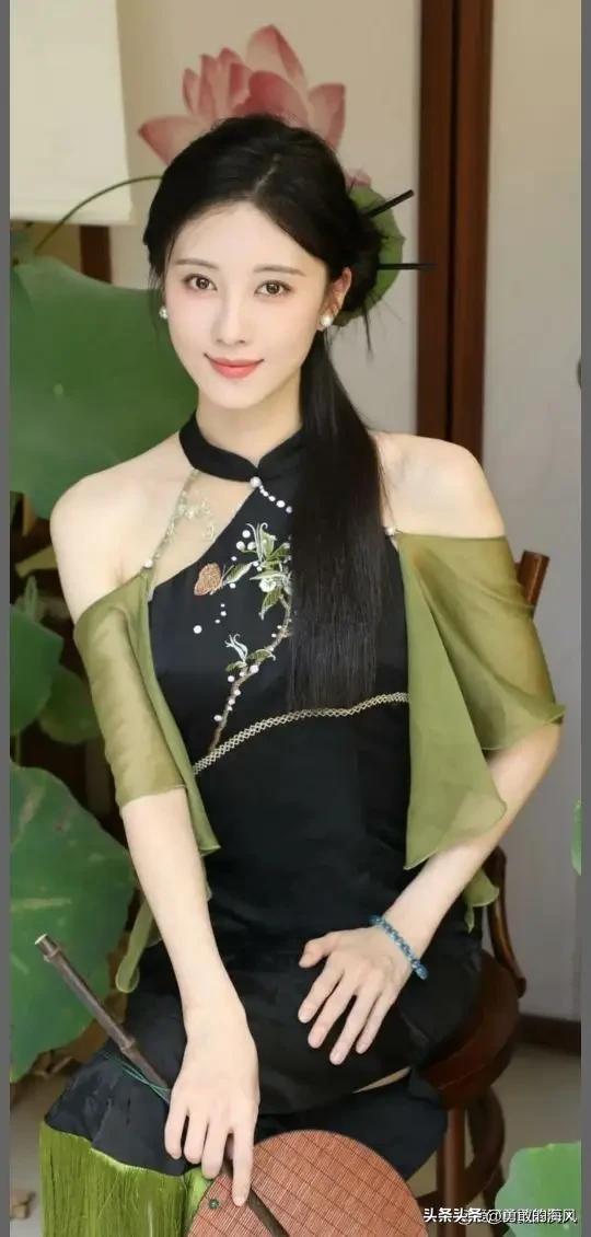徐州第一美女？曹斐然，毕业于解放军艺术学院舞蹈系，美到穷词	。