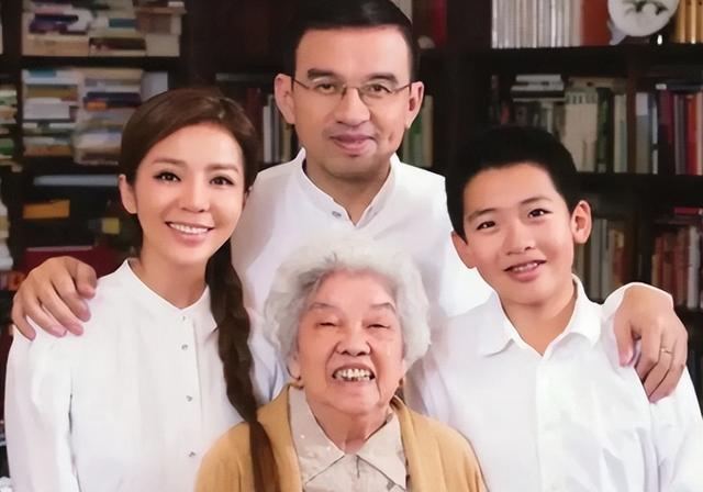 央视主持人朱迅：生命终将结束，为什么不大胆一些