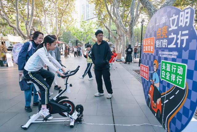 光影市集+露天电影，解锁梧桐街区新体验