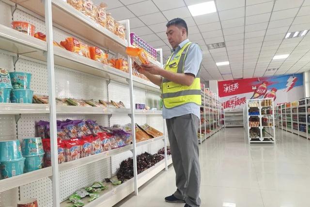 戈壁上的文化风情驿站——记三岔口喀什古城主题特色服务区的蝶变