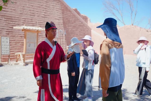 暑期旅游持续升温,敦煌阳关研学游、亲子游“热”力全开