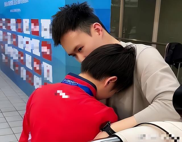 复出夺冠仅2天，央视对全红婵用了特殊称呼，评论区的风向又变了