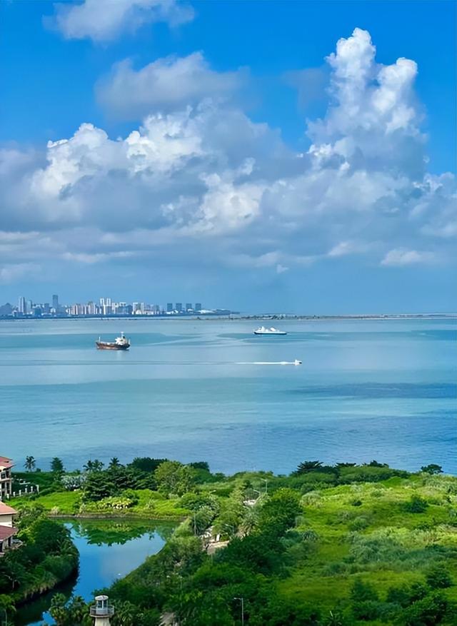 封关时刻！海南自贸港"晶莹切片"，从电影节到航天港的全球化进阶