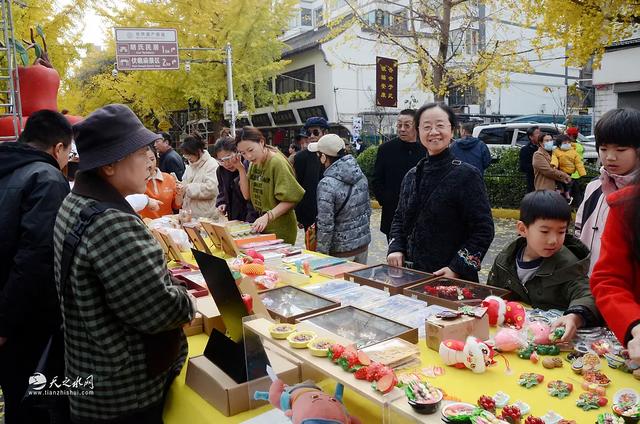 天小仙文创亮相天水黄金大道,为古城注入新活力