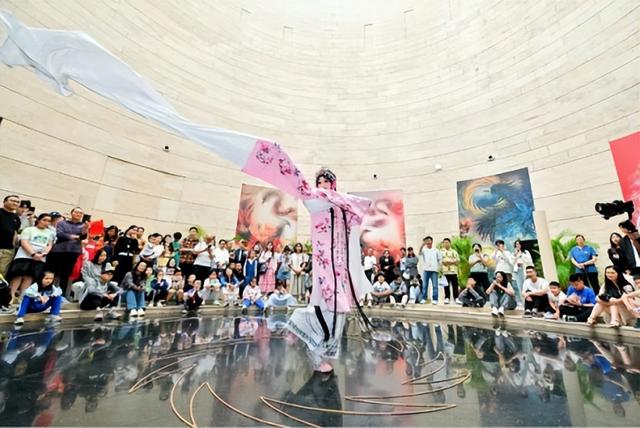万千气象成都行！金秋“双节”点燃文旅消费新引擎