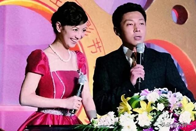 和撒贝宁同居四年，却转身和富豪在一起，没想到如今却沦落至此