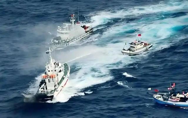 特朗普：只要我在任，无人敢收台	，话音刚落，中方划下4条红线