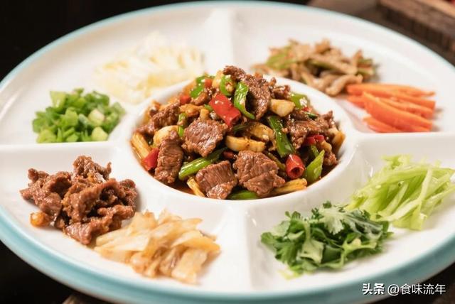 舌尖上的爆辣鲜香！大厨私藏小炒黄牛肉技法，3分钟出锅馋哭邻居