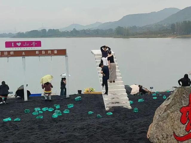 国庆假期首日，翼龙文旅各景区喜迎八方游客！