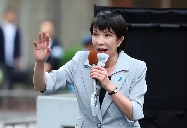 高市还没道歉，中日又出现新争端，日本要求解释 中方为何双手插兜