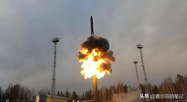 特朗普重兵包围伊朗，普京通告全球：敢动就出手！中方也有所动作