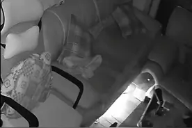 湖北武汉：一小区家中两位老人深夜熟睡，插线板未拔将沙发点燃冒出浓烟，两位老人不幸窒息身亡图片