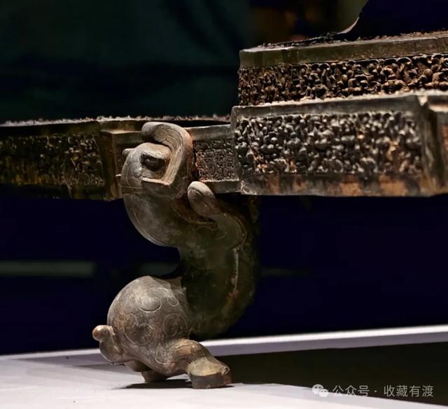 三个男人撑起的博物馆,有4只悲催小怪兽,“忍辱负重”了2500年