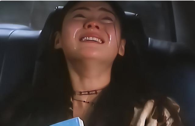 谢霆锋也没想到，张柏芝会因阅兵当天的一特殊举动，实现口碑暴增