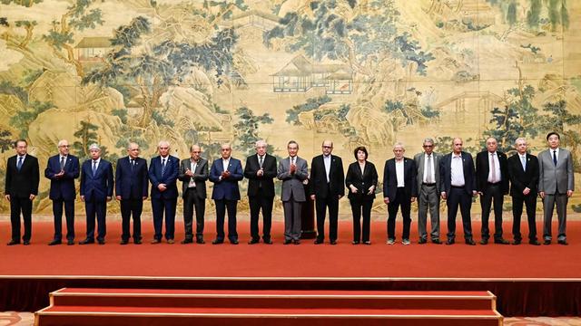 终于明白东大为啥不去中东了，咱们想他们独立，他们却只想捞好处