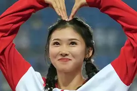 难怪吴艳妮在国家队中这么狂！她的背后站着这个人，如今瞒不住了图片