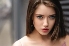 在动物界，大多是雄性比雌性好看！为什么人类女性却比男性漂亮？图片