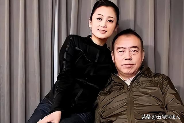 长得太美被导演占为己有，4年后生下大明星儿子，17岁就成男一号