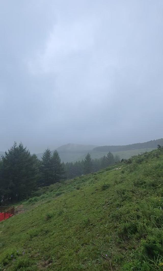 饮马池 镶嵌在吕梁山中的碧绿翡翠！