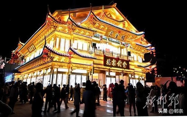 国庆中秋假期 邯郸道历史文化街区游人如织