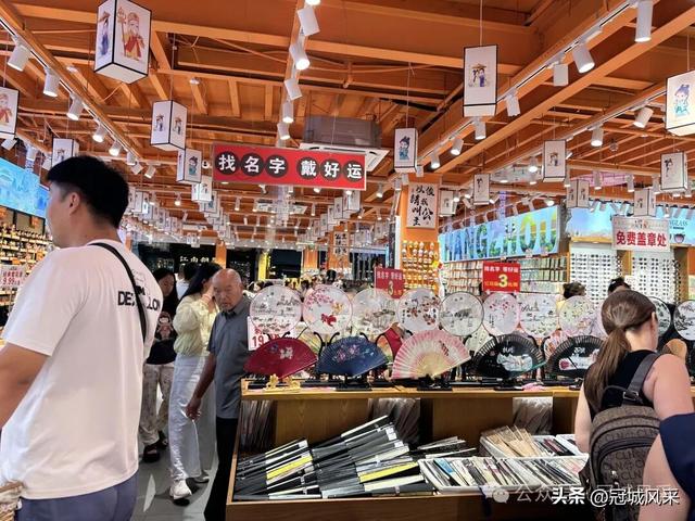 杭州寻吃·一碗蟹黄面