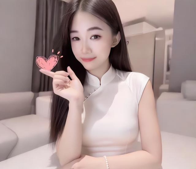 广西护士“小月月”去世，年仅23岁，长得漂亮身材好，最后瘦脱相