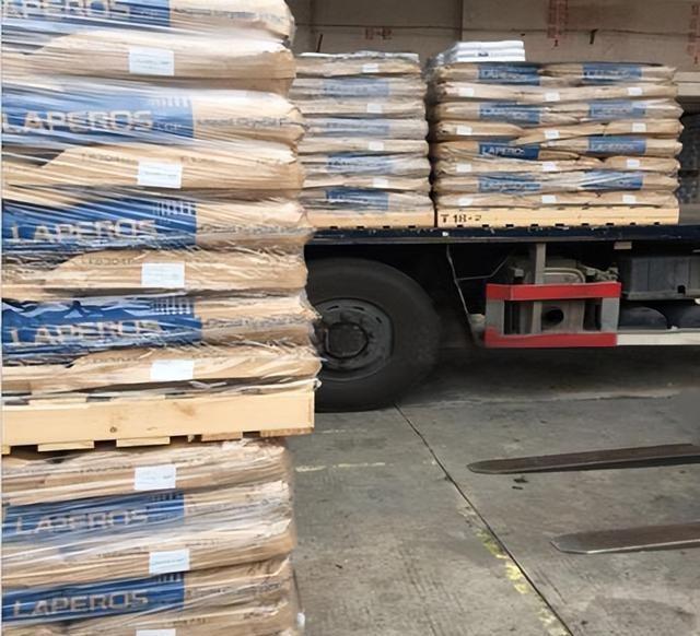 谈不拢就打！中国正式下达第77号令，对日涨价开始，高市故作镇定