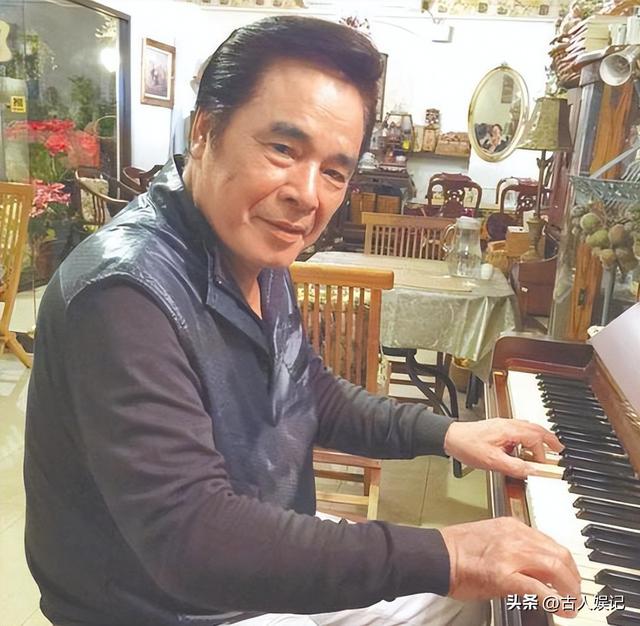 “6个老婆”同住一屋，每人每月7万零花钱，71岁又娶第七房小娇妻