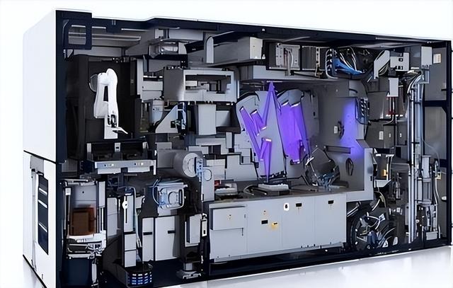 光刻机危机加剧！美、荷正式亮“剑”，美媒：中国芯彻底没招了