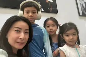 郭晶晶太会生了！儿子神似太爷爷，二女儿像奶奶，小女儿最像爸爸图片