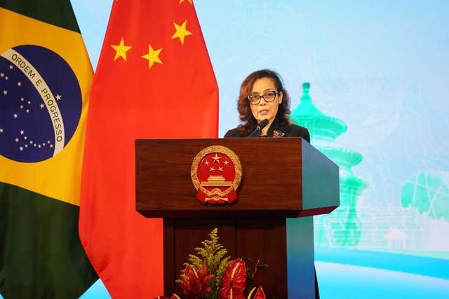 美国刚宣布50%关税制裁，中国立马批准183家巴西企业，时机太巧了