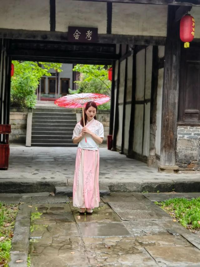 昭化的雨天秋意，古城的千年诗意，这个秋天，来昭化古城进行一场雨的约会吧！